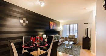 Royal Stays Suites - Blue Jays Way Toronto Exteriör bild