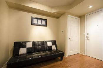 Royal Stays Suites - Blue Jays Way Toronto Exteriör bild